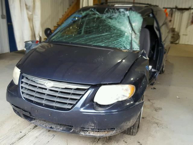 2A4GP54L87R207600 - 2007 CHRYSLER TOWN & COU BLACK photo 2