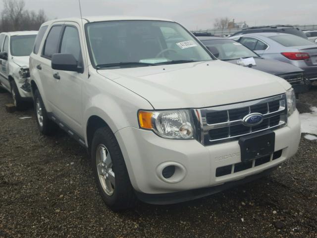 1FMCU9C77BKC30880 - 2011 FORD ESCAPE XLS WHITE photo 1