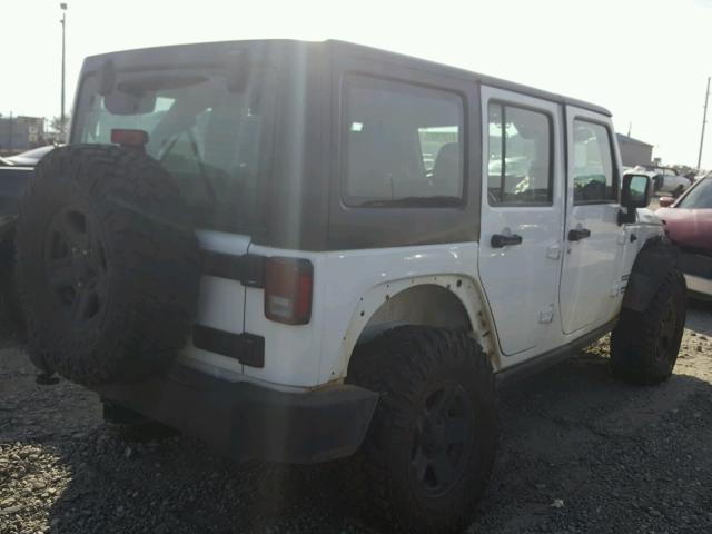 1C4BJWDG4HL576975 - 2017 JEEP WRANGLER U WHITE photo 4