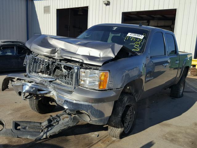 3GTP2VE79DG264637 - 2013 GMC SIERRA K15 SILVER photo 2