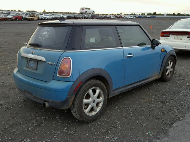 WMWMF3C57ATZ23596 - 2010 MINI COOPER BLUE photo 4