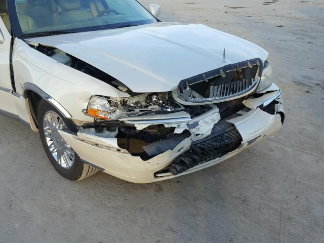 1LNHM85V06Y610514 - 2006 LINCOLN TOWN CAR S SILVER photo 9