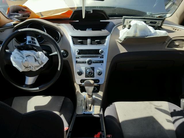 1G1ZA5E01AF288998 - 2010 CHEVROLET MALIBU LS თაფლისფერი ფოტო 9