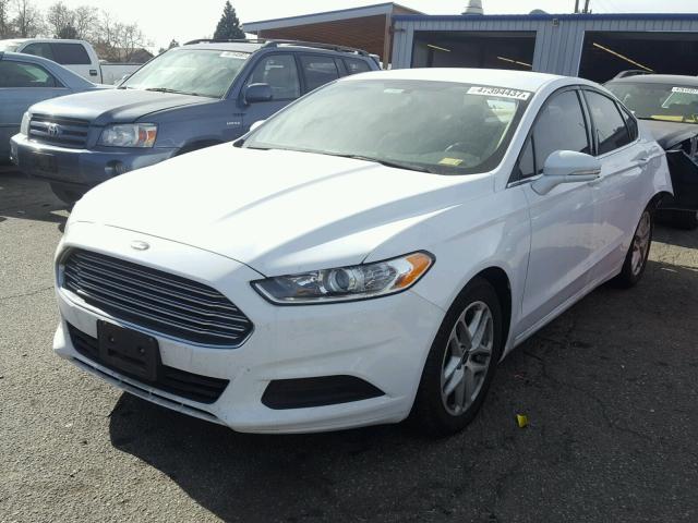 3FA6P0H74GR317609 - 2016 FORD FUSION SE WHITE photo 2