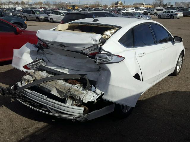 3FA6P0H74GR317609 - 2016 FORD FUSION SE WHITE photo 4