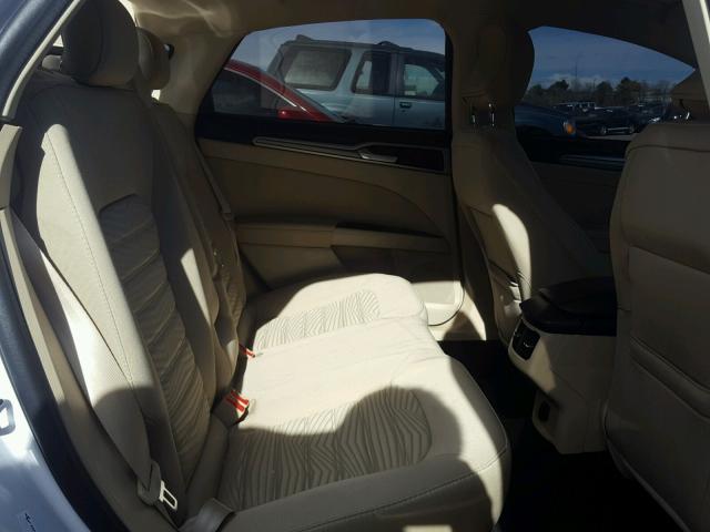 3FA6P0H74GR317609 - 2016 FORD FUSION SE WHITE photo 6