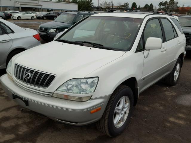 JTJHF10U620255004 - 2002 LEXUS RX 300 WHITE photo 2