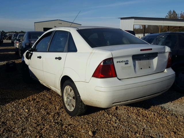 1FAHP34N67W338098 - 2007 FORD FOCUS ZX4 WHITE photo 3