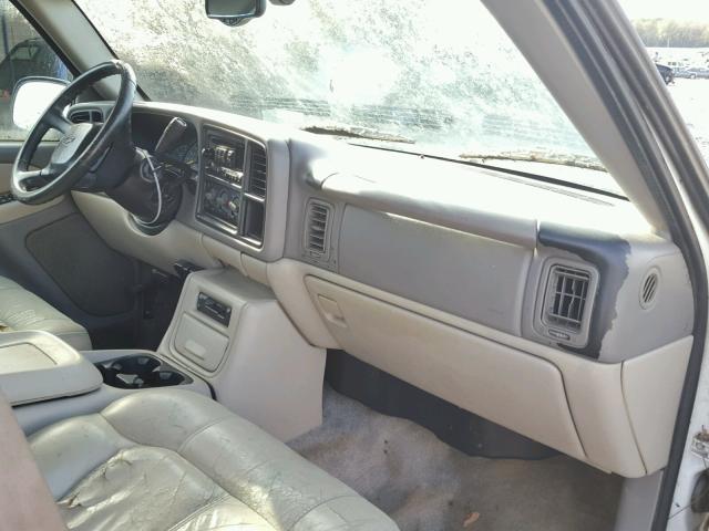 3GNEC16T0YG222427 - 2000 CHEVROLET SUBURBAN C WHITE photo 5