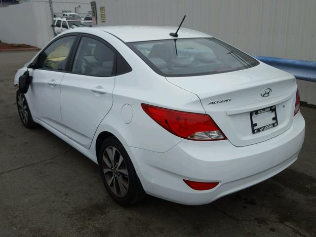 KMHCT4AE5HU343215 - 2017 HYUNDAI ACCENT SE WHITE photo 3