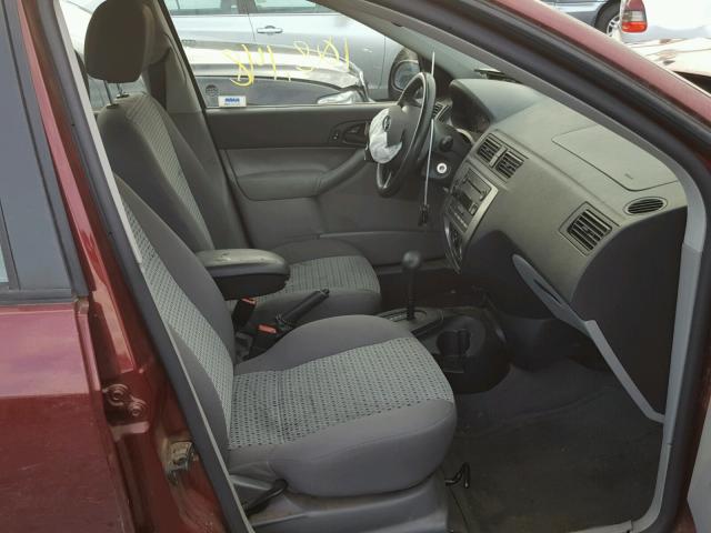 1FAHP34N06W148845 - 2006 FORD FOCUS ZX4 BURGUNDY photo 5