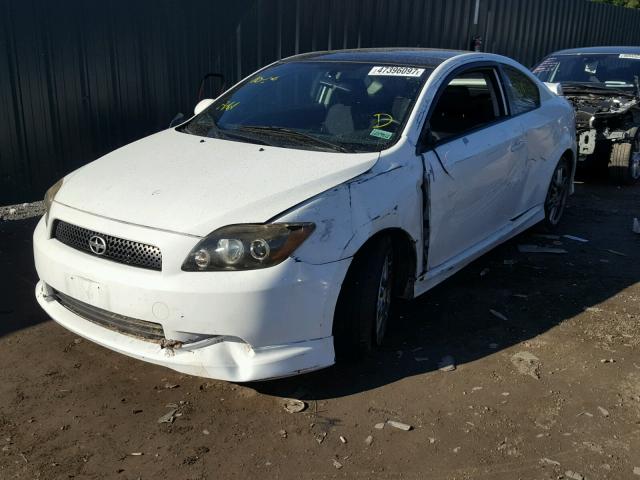 JTKDE167180246301 - 2008 TOYOTA SCION TC WHITE photo 2