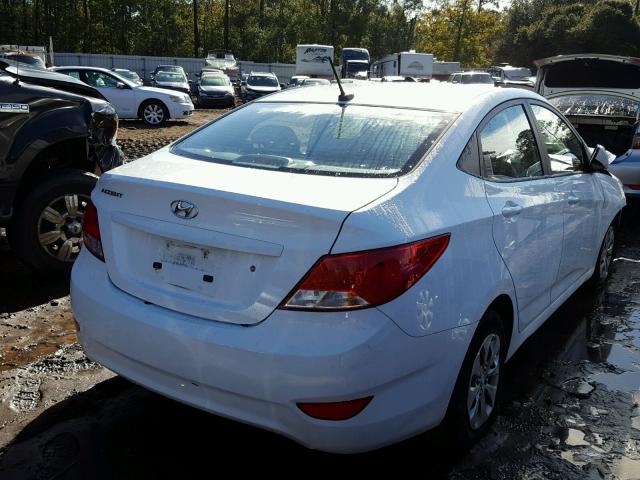 KMHCT4AE3GU092225 - 2016 HYUNDAI ACCENT SE WHITE photo 4