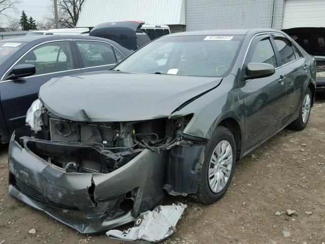 4T1BF1FK1DU648348 - 2013 TOYOTA CAMRY L GRAY photo 2