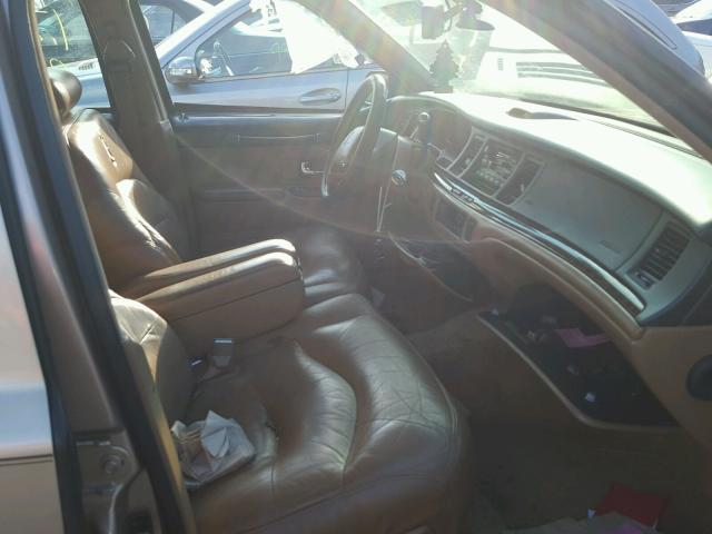 1LNLM82W3TY600854 - 1996 LINCOLN TOWN CAR S BROWN photo 5