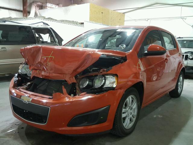 1G1JC6SH8D4202156 - 2013 CHEVROLET SONIC LT ORANGE photo 2