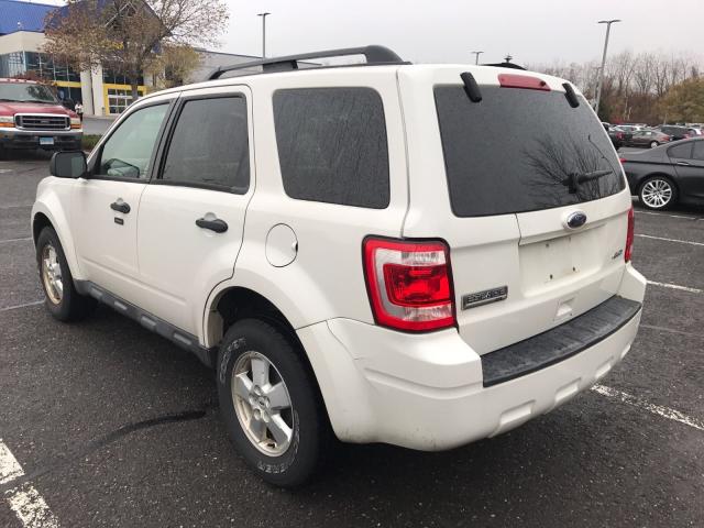 1FMCU937X9KD02438 - 2009 FORD ESCAPE WHITE photo 3