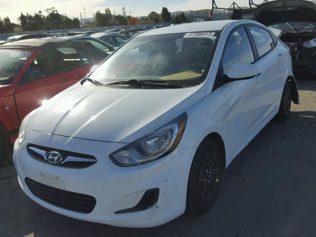 KMHCT4AE2DU549795 - 2013 HYUNDAI ACCENT GLS WHITE photo 2