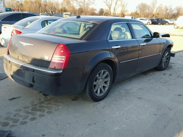 2C3AA63H45H522501 - 2005 CHRYSLER 300C MAROON photo 4