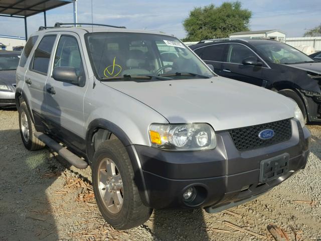 1FMCU03165KC73862 - 2005 FORD ESCAPE XLT SILVER photo 1