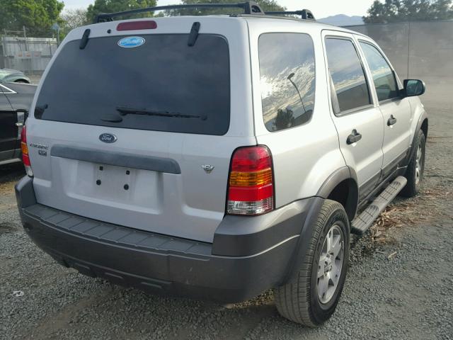 1FMCU03165KC73862 - 2005 FORD ESCAPE XLT SILVER photo 4