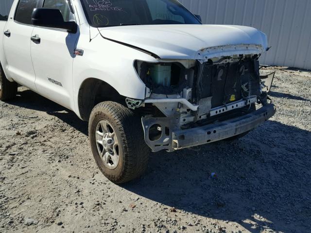 5TBDV54127S457038 - 2007 TOYOTA TUNDRA CRE WHITE photo 9