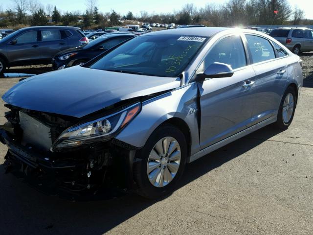 KMHE24L16GA026825 - 2016 HYUNDAI SONATA HYB GRAY photo 2