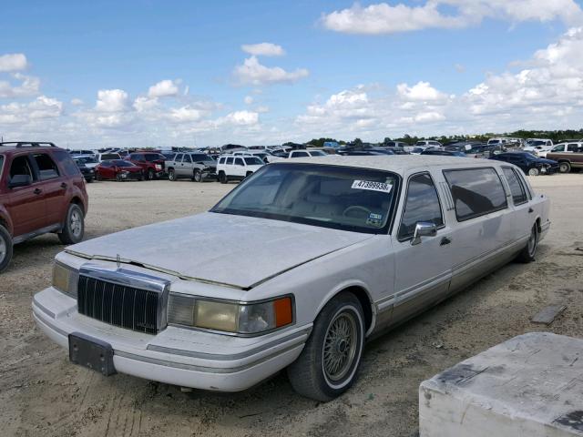 1LNLM81W4NY700630 - 1992 LINCOLN TOWN CAR E WHITE photo 2