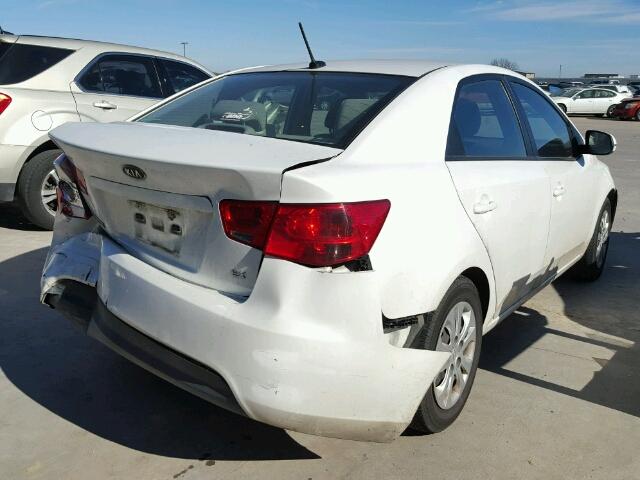 KNAFU4A27D5697369 - 2013 KIA FORTE EX WHITE photo 4