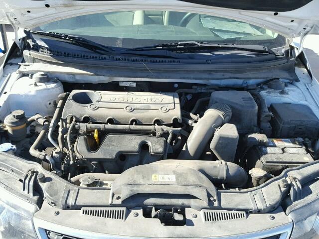 KNAFU4A27D5697369 - 2013 KIA FORTE EX WHITE photo 7