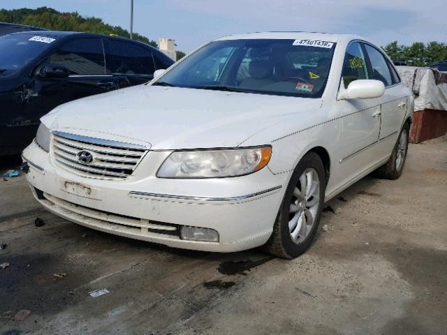 KMHFC46F76A093599 - 2006 HYUNDAI AZERA SE WHITE photo 2