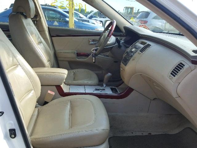 KMHFC46F76A093599 - 2006 HYUNDAI AZERA SE WHITE photo 5