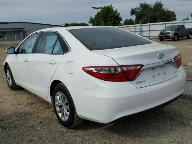 4T4BF1FK1GR564122 - 2016 TOYOTA CAMRY LE WHITE photo 3