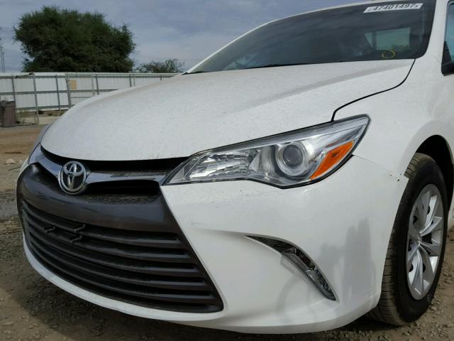 4T4BF1FK1GR564122 - 2016 TOYOTA CAMRY LE WHITE photo 9