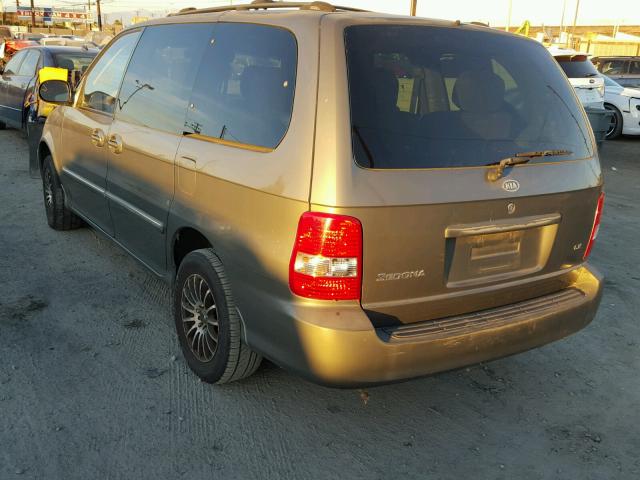 KNDUP132556725842 - 2005 KIA SEDONA BROWN photo 3