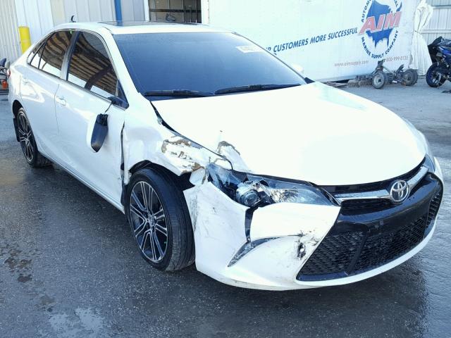 4T1BF1FK4GU501106 - 2016 TOYOTA CAMRY LE WHITE photo 1