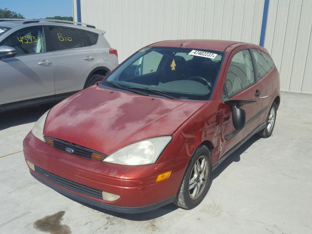 3FAFP3136YR195877 - 2000 FORD FOCUS ZX3 RED photo 2