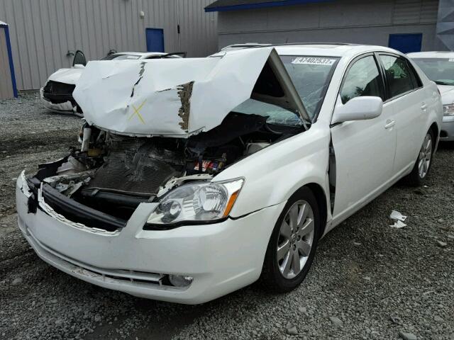 4T1BK36B06U119581 - 2006 TOYOTA AVALON XL WHITE photo 2