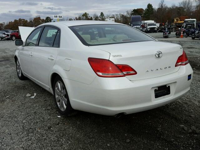 4T1BK36B06U119581 - 2006 TOYOTA AVALON XL WHITE photo 3