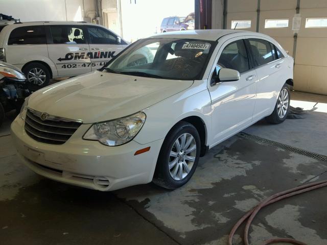 1C3CC5FB4AN232751 - 2010 CHRYSLER SEBRING LI WHITE photo 2