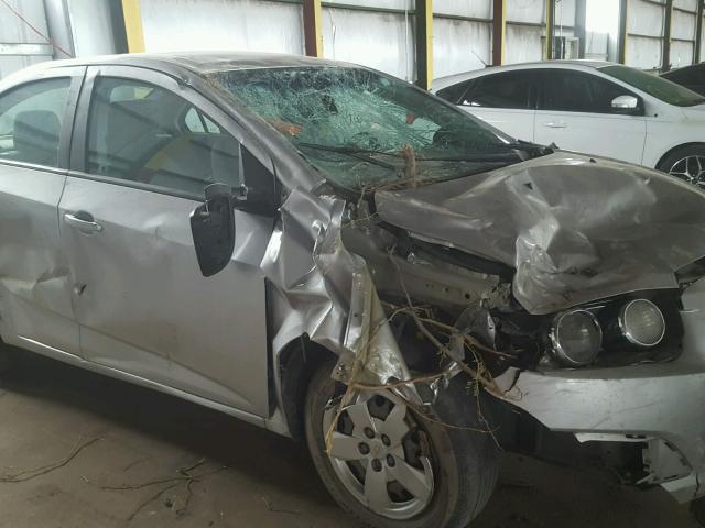 1G1JA5SH2E4218368 - 2014 CHEVROLET SONIC LS SILVER photo 9