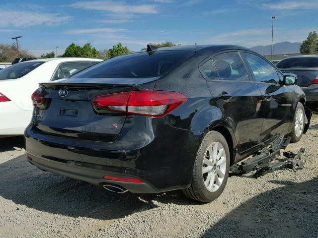 3KPFL4A79HE021999 - 2017 KIA FORTE LX BLACK photo 4