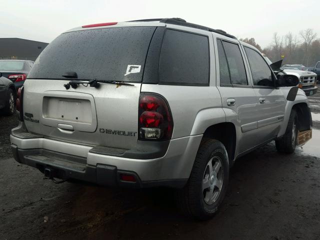 1GNDT13S942124359 - 2004 CHEVROLET TRAILBLAZE SILVER photo 4