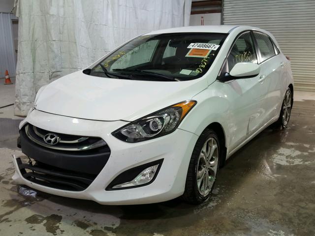 KMHD35LE8DU135475 - 2013 HYUNDAI ELANTRA GT WHITE photo 2