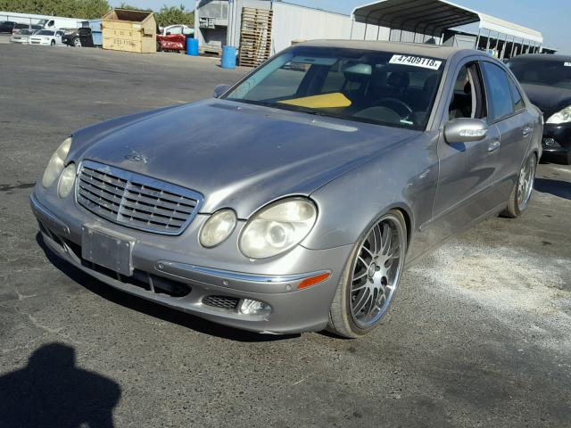 WDBUF70J83A231162 - 2003 MERCEDES-BENZ E 500 SILVER photo 2