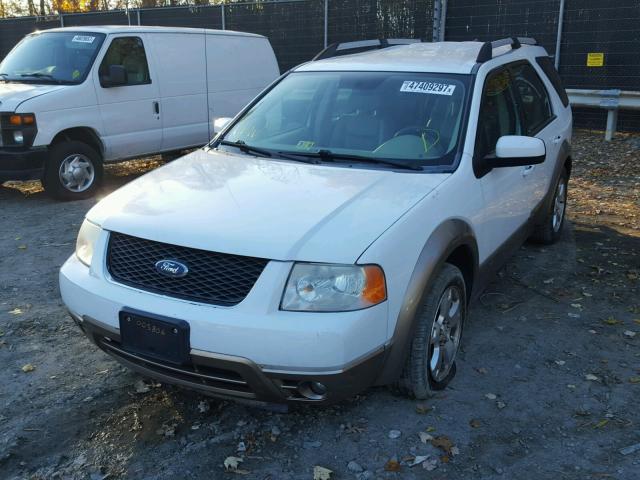 1FMDK02107GA18335 - 2007 FORD FREESTYLE WHITE photo 2