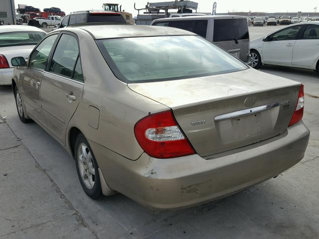 JTDBE32K220024491 - 2002 TOYOTA CAMRY LE TAN photo 3