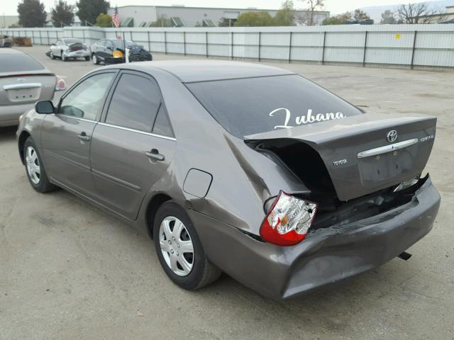 4T1BE30KX2U563464 - 2002 TOYOTA CAMRY LE 灰色 照片 3