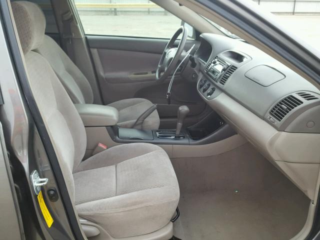 4T1BE30KX2U563464 - 2002 TOYOTA CAMRY LE 灰色 照片 5