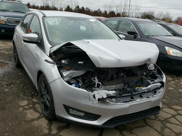 1FADP3K29GL244175 - 2016 FORD FOCUS SE SILVER photo 1